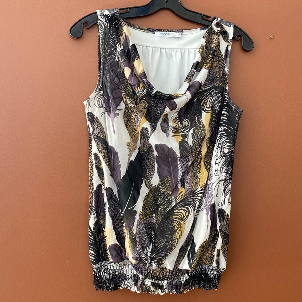 Ricki’s size M sleeveless blouse